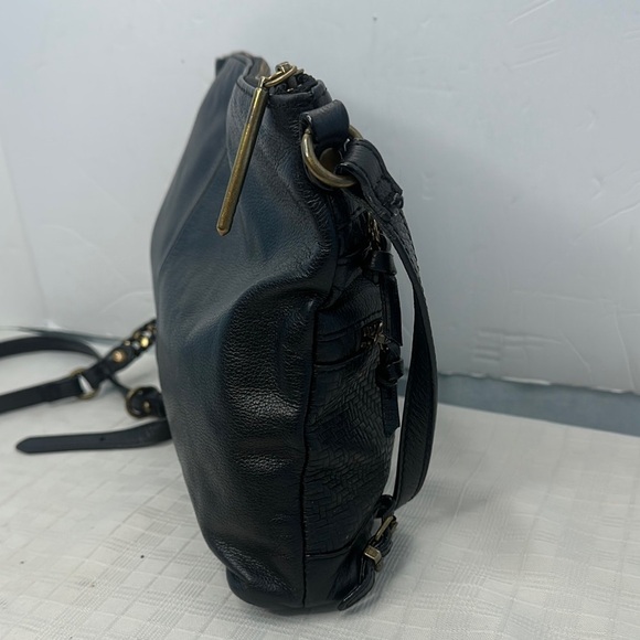 Elliott Lucca Black Leather Crossbody Bag Zipper. - Picture 4 of 12